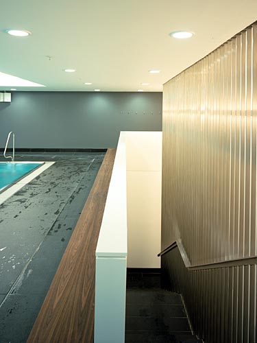 Edelstahltreppe, Foto: Simone Rosenberg