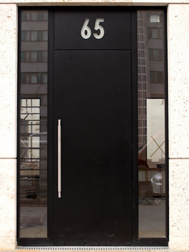 Metallfenster und Türenanlage, Foto: Christian Fittkau