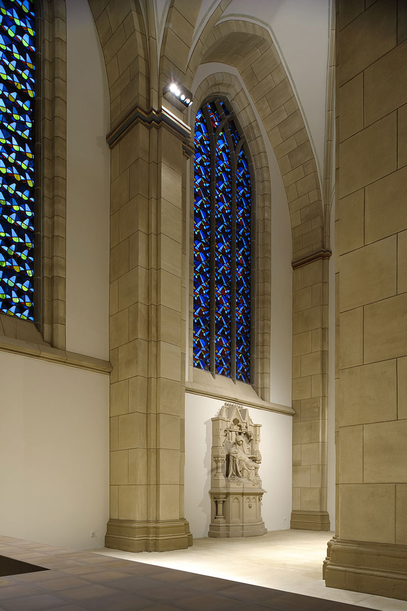 Kolumbarium Kirchenfenster, Foto: Höhn