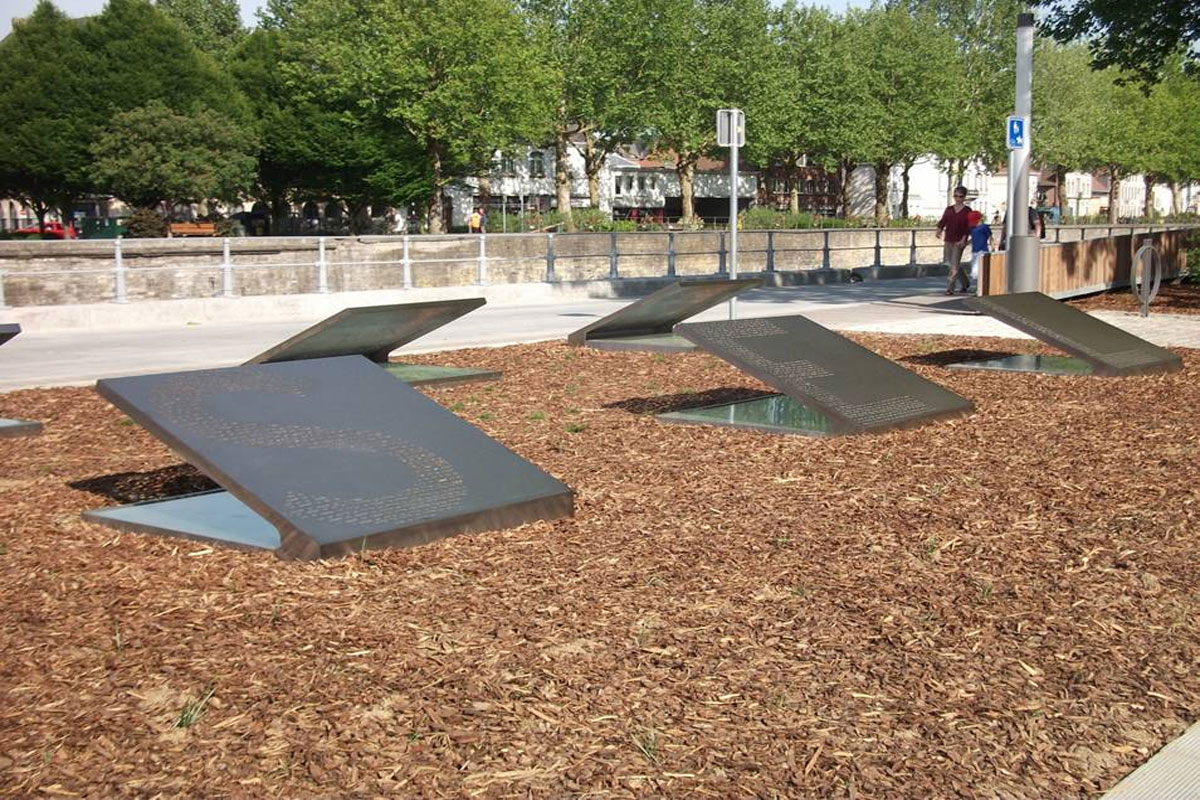 Edelstahkonstruktion, Foto: Sébastien Gschwind