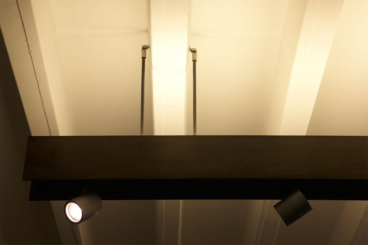 Deckenleuchte Detail, Foto: Christian Fittkau