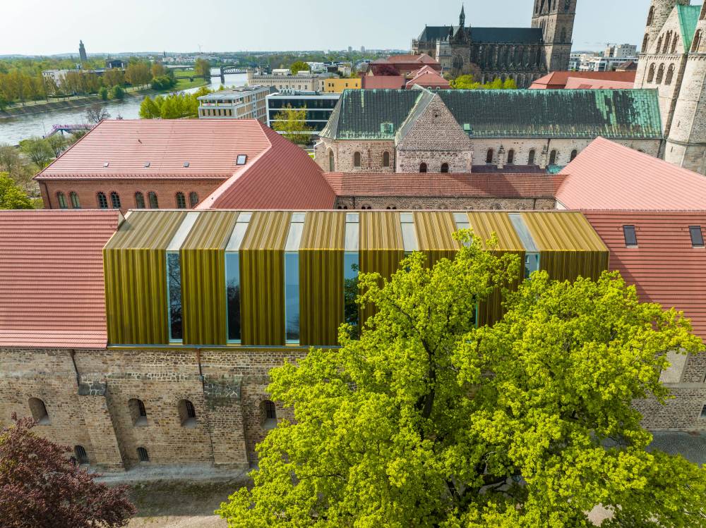 Ansicht mit Klosterkirche - Foto Drohnebrothers